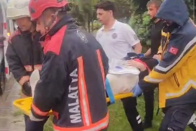Tek Taraflı Trafik Kazası: 2 Yaralı