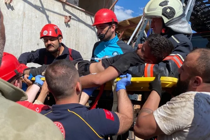 Taştepe Mahallesi'nde Kule Vinç Operatörü Fenalaştı
