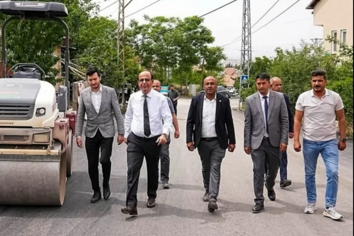 Yeşilyurt’ta Asfalt Serim Çalışmaları Tüm Hızıyla Sürüyor