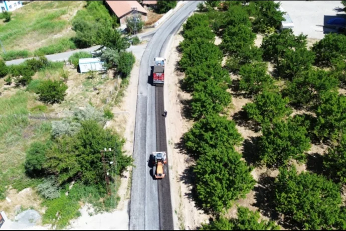 BATTALGAZİ’DE ASFALT SEFERBERLİĞİ SÜRÜYOR
