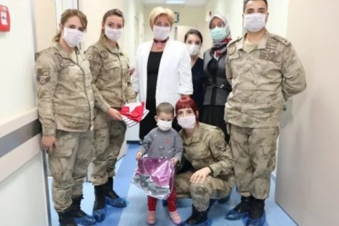Lösemili çocuklara Jandarma ilgisi
