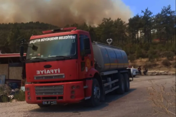 Malatya Büyükşehir İtfaiyesi'nden Hatay’daki Orman Yangınına Destek