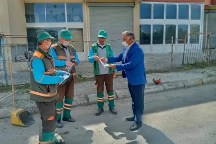 TEMİZLİK GÖREVLİLERİNE MECLİS ÜYESİ SAHİP ÇIKTI