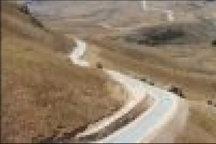 O mahallenin yolları yeniden ulaşıma açıldı