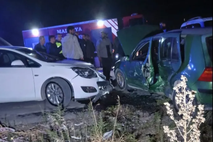 Yakınca Mahallesi’nde 3 Araçlı Kaza: 1 Yaralı