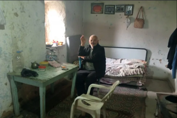 Yıkık Evde Yaşam Mücadelesi  Hüseyin Amca Yardım Bekliyor