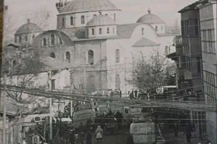 Tarihi Bir Kare: Geçmişin İzlerini Taşıyan Fotoğrafta Malatya Yeni Camii Dikkat Çekiyor