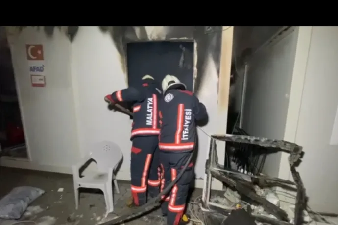 Yakınca Mahallesi’nde Konteyner Yangını