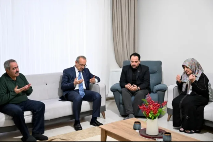 Malatya Valisi Serdar Yavuz, Depremde Yakınlarını Kaybeden Aileleri Ziyaret Etti