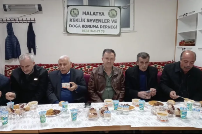 Malatya Keklik Sevenler ve Doğa Koruma Derneği Üyeleri İftarda Buluştu