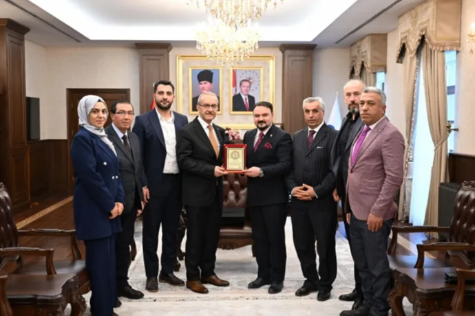 Vefa Derneği’nden Sağlık Çalışanlarına Anlamlı Tıp Bayramı Ziyareti