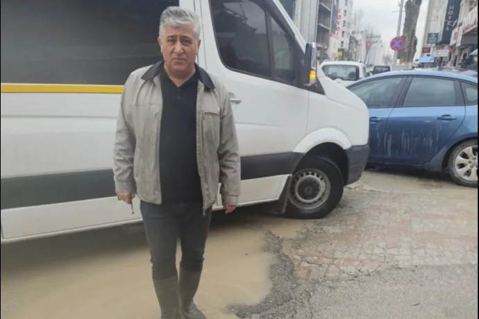 CHP’li Ayas’tan Sert Tepki: “Malatya Hâlâ Çamur İçinde”