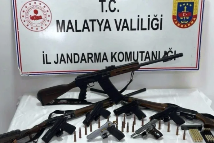 Doğanşehir’de Kaçak Silah Operasyonu: Cephanelik Ele Geçirildi