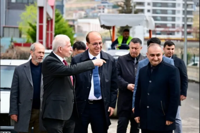 Başkan Geçit Tecde Mahallesi’nde Yol Yenileme Çalışmalarını İnceledi