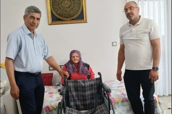 Tekerlekli Sandalye Desteğiyle Gönüllere Dokundular