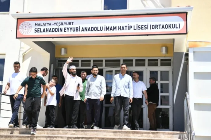 Celal Karatüre Malatyalı Öğrencilerle Buluştu, Yer Gök Allah Nidalarıyla İnledi