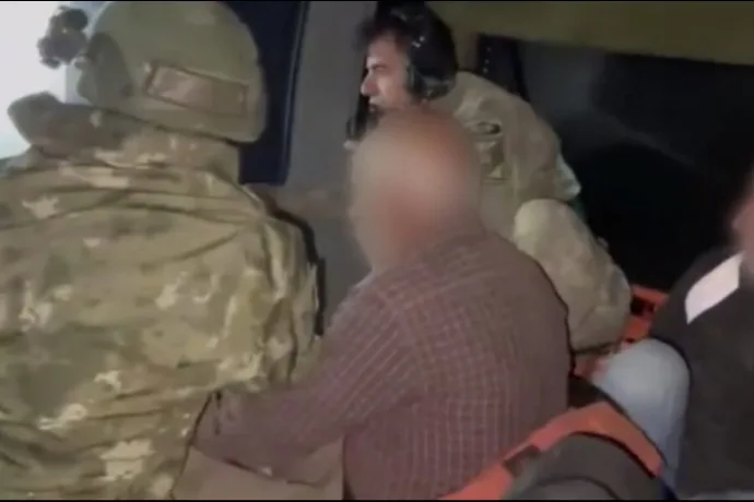 Sarp Arazide Mahsur Kalan Vatandaşlar Askeri Helikopterlerle Kurtarıldı