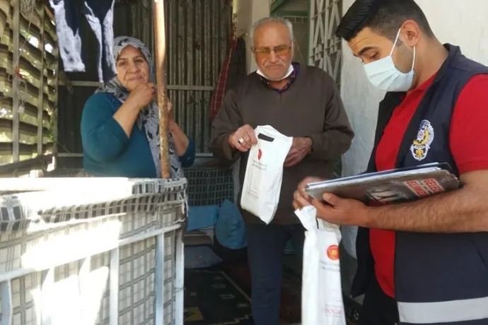 Cumhurbaşkanlığının maske ve kolonya hediyelerinin dağıtımına başlandı