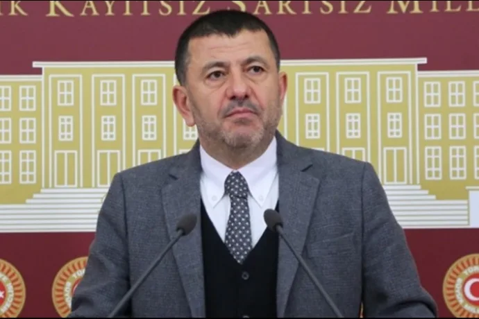 Ağbaba’dan Malatya Çarşısı Tepkisi: “Esnafın Dumanı Tütmüyorsa Çarşı Eksik Yapılmıştır”