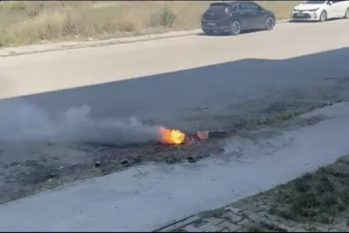 Yer Altındaki Elektrik Hattında Yangın Paniği