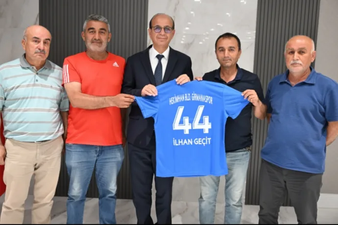 Yeşilyurt Belediye Başkanı İlhan Geçit’ten Hekimhan Belediyesi Girmanaspor’a Destek