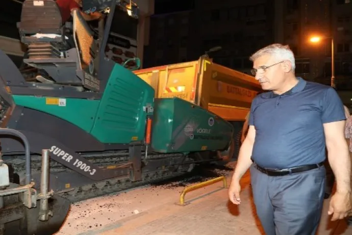 Battalgazi belediyesi sokakları asfaltlamaya devam ediyor