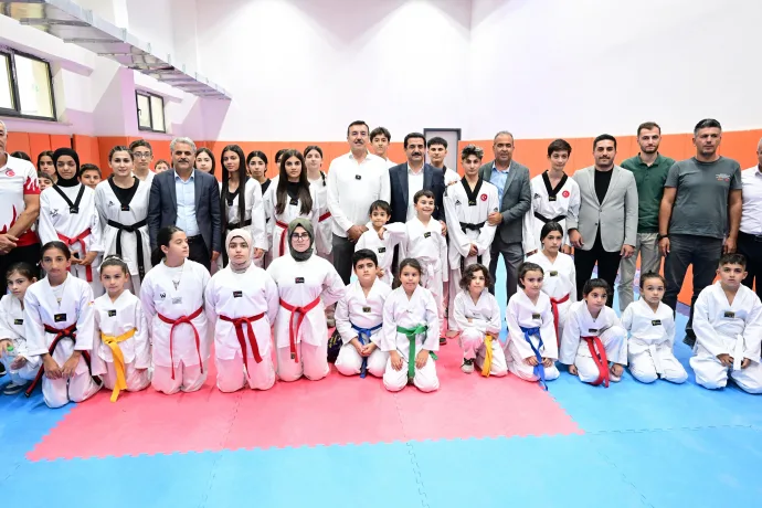 BATTALGAZİ’DE YAZ SPOR OKULLARI KAPANIŞ TÖRENİ DÜZENLENDİ