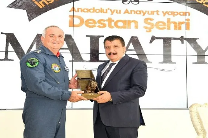 Komutan Kanbur'dan Başkan Gürkan'a veda ziyareti