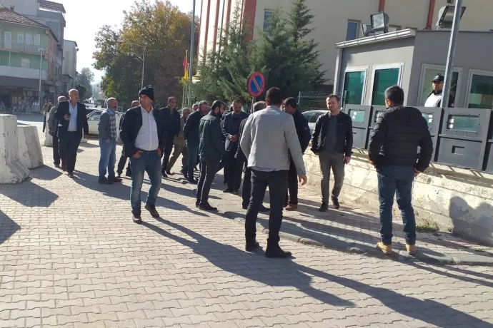 Tütün üreticileri, çekler karşılıksız çıkınca suç duyurusunda bulundu