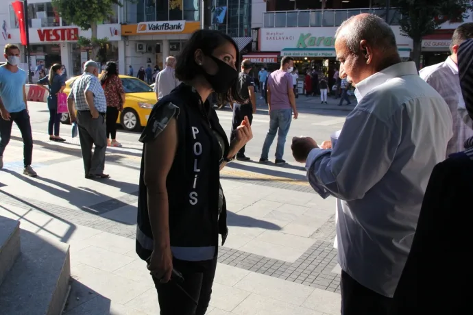 Malatya’da 672 polisin katılımıyla; Koronavirüs denetimi yapıldı