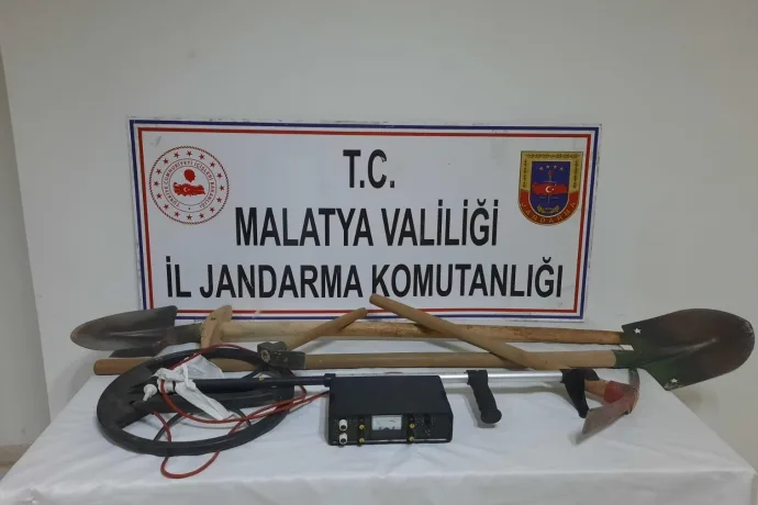 Kaçak kazı yapanlara suçüstü: 5 gözaltı