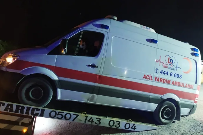 Trafikten Çekili Ambulansa Başka Ambulans Plakası Taktılar