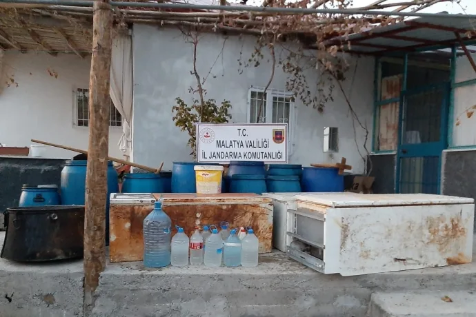 Malatya'da 3 bin litre sahte içki ele geçirildi
