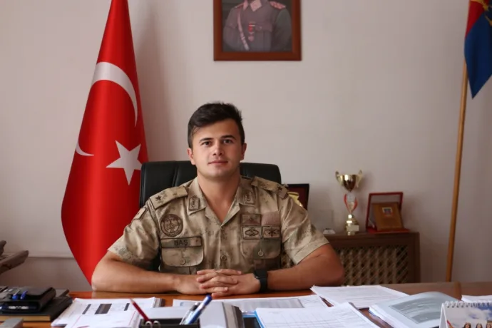 YENİ ATANAN KOMUTAN AKÇADAĞLILARIN GÖNÜLLERİNİ KAZANDI