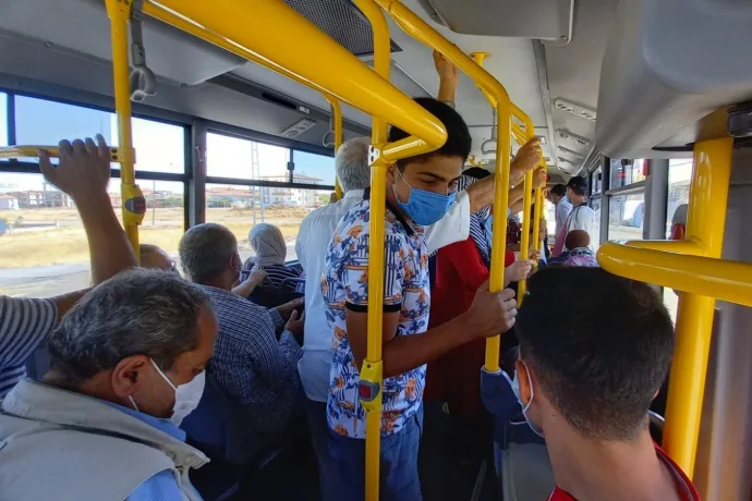 OTOBÜSLER BALIK İSTİFİ GİBİ