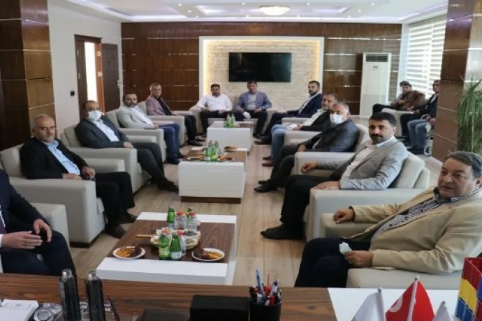 MHP'nin borsa ziyaretinde kayısı konuşuldu