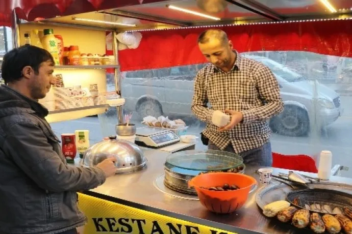 Kışın vazgeçilmezi kestane, cep yakıyor
