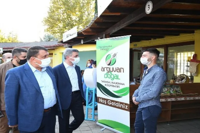 Malatya'da Yöresel Ürünler Pazarı'na büyük ilgi