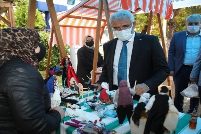 Güder, Hanımeli Pazarı'nı gezerek alışveriş yaptı