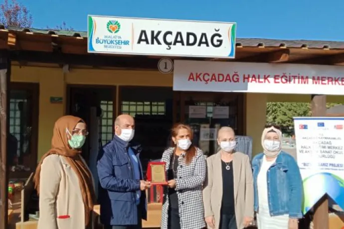 Malatya Sümerparkta açılan Akçadağ’a ait standa yoğun ilgi var