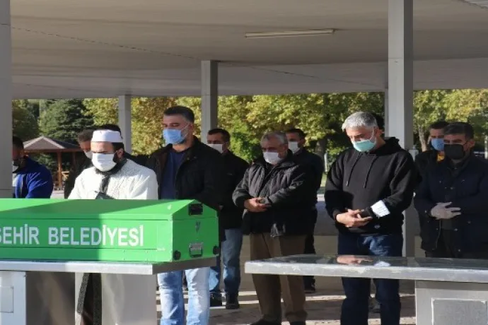 Kocası tarafından öldürülen kadın gözyaşlarıyla defnedildi