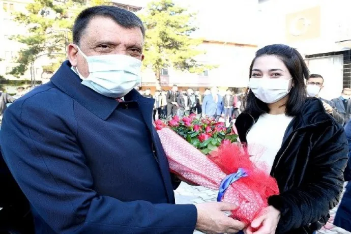 Başkan Gürkan öğrencilerle buluştu
