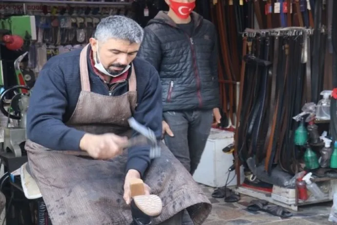 Virüsü yenen ayakkabı tamircisinden vatandaşa uyarı