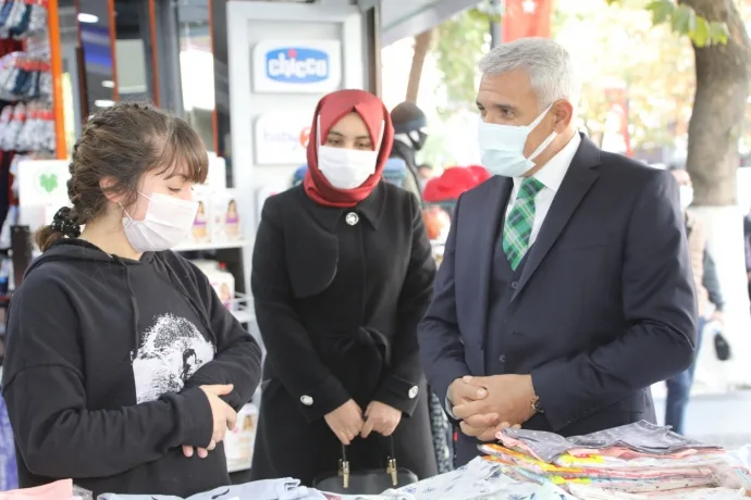 BAŞKAN GÜDER, İNÖNÜ CADDESİ ESNAFLARINI GEZDİ
