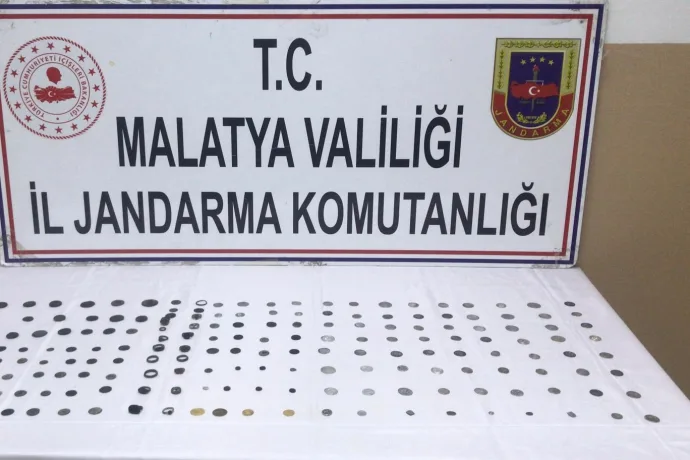 BİRÇOK DÖNEME AİT TARİHİ SİKKE ELE GEÇİRİLDİ