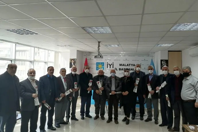 İYİ PARTİ MALATYA GENÇLİK KOLLARI, ÖĞRETMENLERLE BİR ARAYA GELDİ