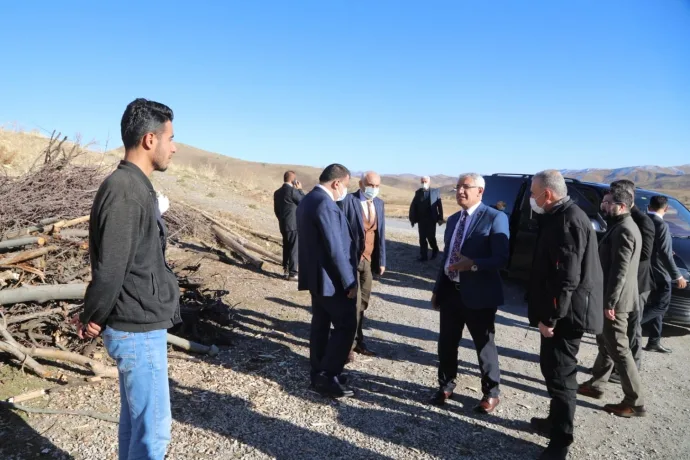 BAŞKAN GÜRKAN VE BAŞKAN GÜDER, DEPREM BÖLGESİNİ ZİYARET ETTİ