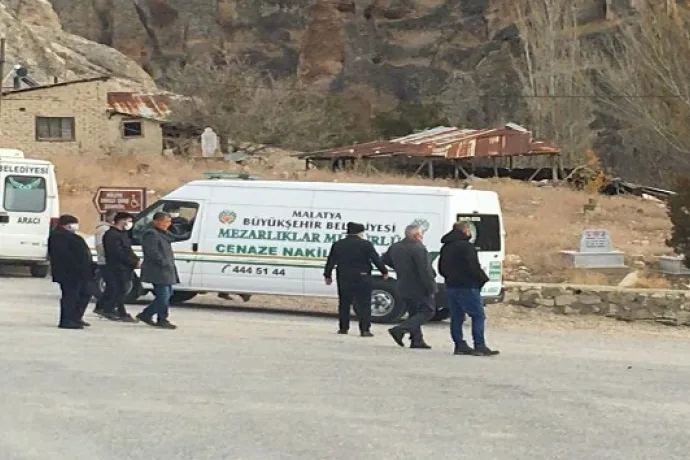İki kardeş aynı gün koronadan öldü