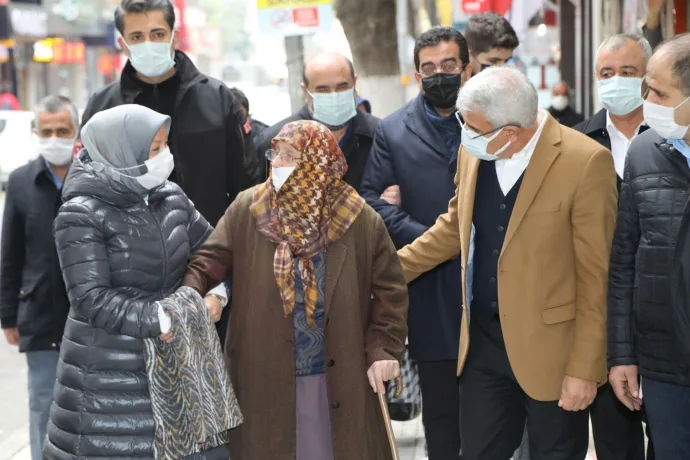 FUZULİ CADDESİ’NDEKİ DEPREMZEDELERİN SIKINTILARI ÇÖZÜLDÜ