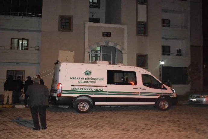 4 çocuk babası eşi tarafından evde ölü bulundu